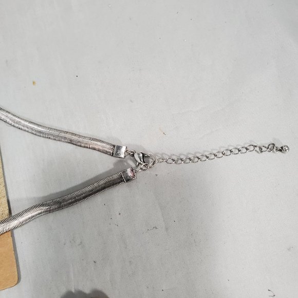 Gimmicks silver snake chain fringe necklace - Picture 10 of 10